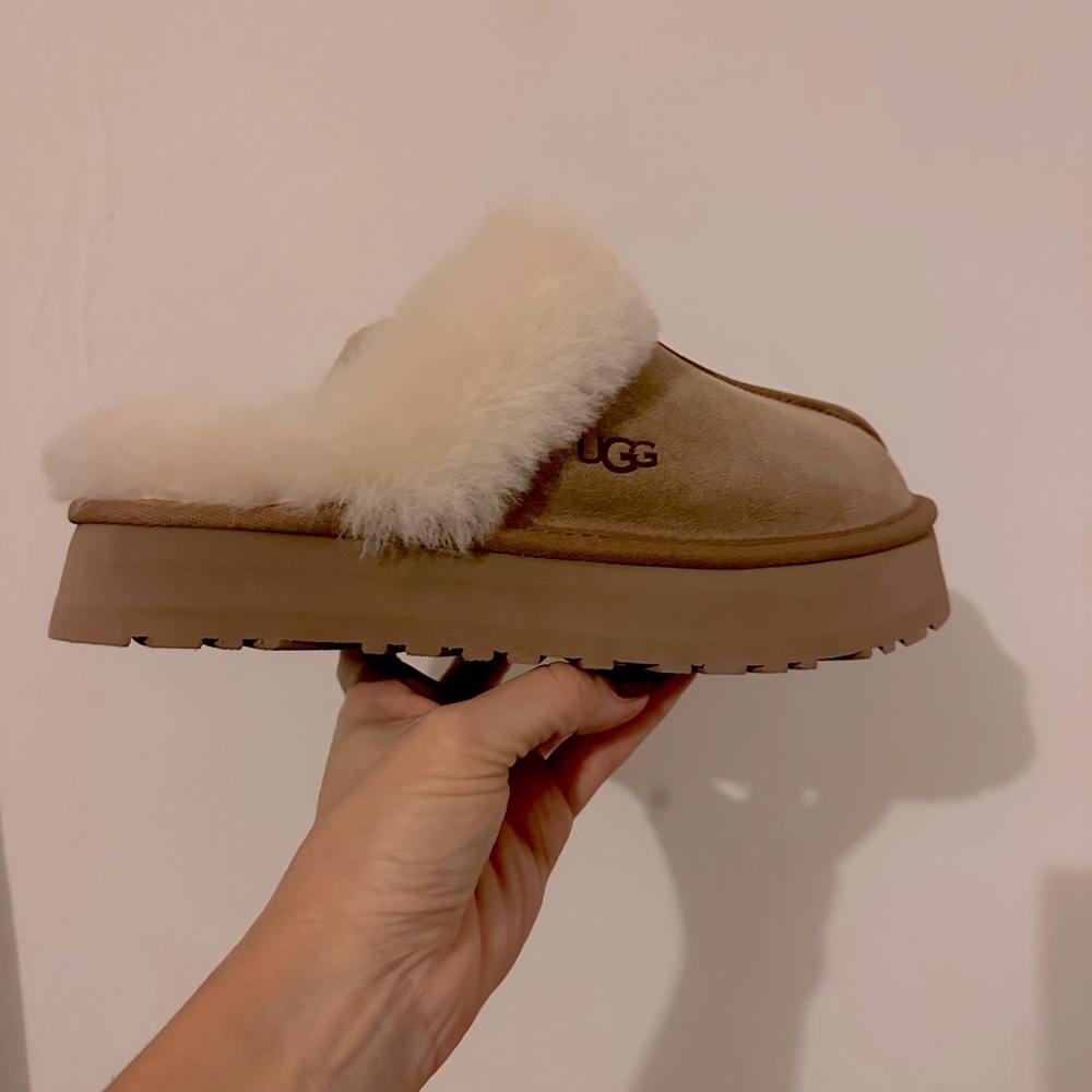 NWT UGGS DISQUETTE chestnut size 8